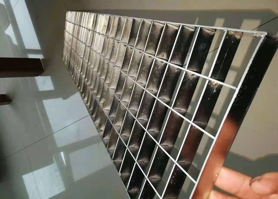 Ανοξείδωτο 316 γαλβανισμένη πλατφόρμα κιγκλιδωμάτων μετάλλων κιγκλιδωμάτων φραγμών μη εύφλεκτη