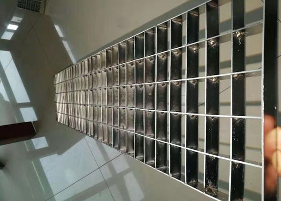Ανοξείδωτο 316 γαλβανισμένη πλατφόρμα κιγκλιδωμάτων μετάλλων κιγκλιδωμάτων φραγμών μη εύφλεκτη