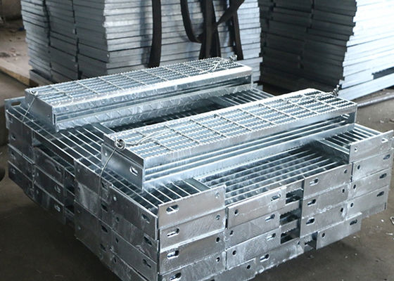 40x5mm κομμένα οδοντωτά βήματα σκαλοπατιών κιγκλιδωμάτων φραγμών για τη δημοτική εφαρμοσμένη μηχανική