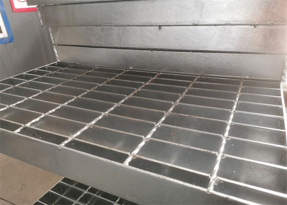 Αντι πιάτο 65x5mm κιγκλιδωμάτων χάλυβα χαμηλού άνθρακα ολισθήσεων για τους αγωγούς σταδίων