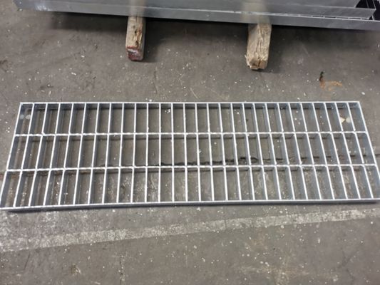 πλατφόρμα 4mm κιγκλιδωμάτων μετάλλων 50*5mm αντι διαβρωτική παχιά ελαφριά δομή