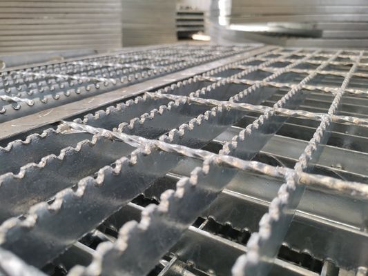 πλατφόρμα 4mm κιγκλιδωμάτων μετάλλων 50*5mm αντι διαβρωτική παχιά ελαφριά δομή