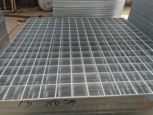 Τετραγωνικά βήματα 40mm σκαλοπατιών σχαρών χάλυβα λιμένων αντιολισθητικά για την εφαρμοσμένη μηχανική υγιεινής