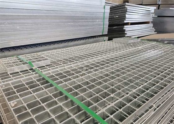 ISO9001 ασημένιες Driveway χάλυβα χρώματος σχάρες που ξύνουν για το δρόμο Flyover
