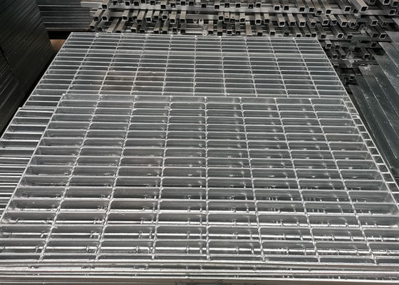 1000mm×6000mm καυτής εμβύθισης γαλβανισμένο χάλυβα πεζοδρομίων κιγκλίδωμα χάλυβα ολισθήσεων ενωμένο στενά αντίσταση