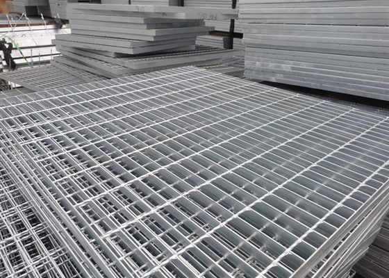 Driveway διάβαση πεζών 120mm κιγκλιδωμάτων χάλυβα πλατφορμών υψηλό επίστρωμα ψευδάργυρου